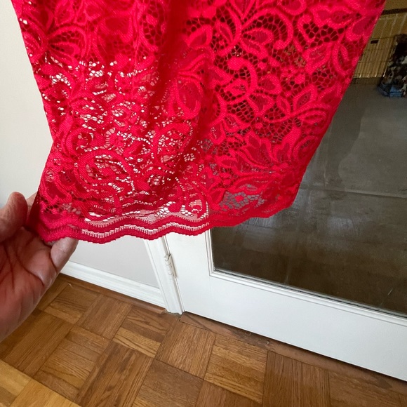 Express red lace dress - Picture 4 of 9
